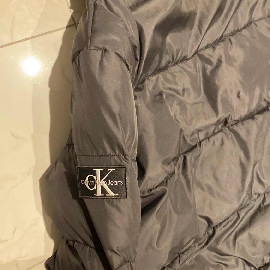 Svart pufferjacka från Calvin Klein Jeans - 2