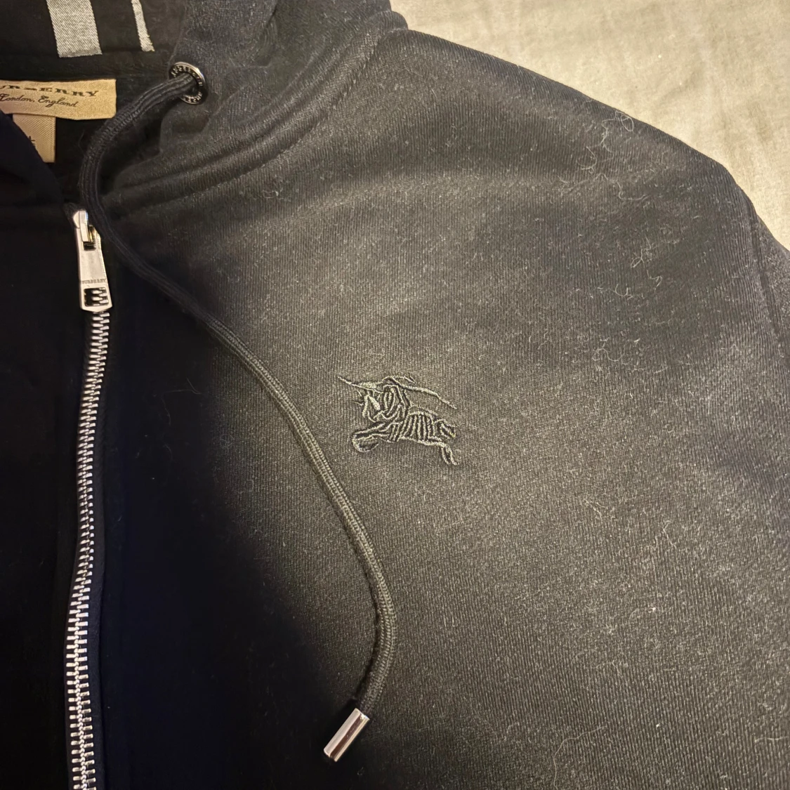 Svart Burberry hoodie med dragkedja - 1