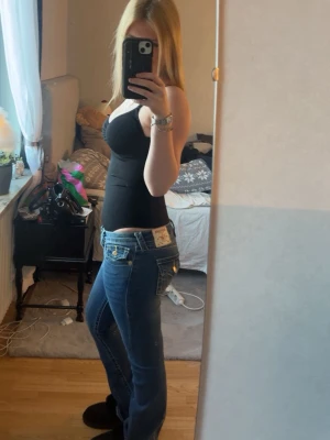 True religon jeans  - Säljer mina True religion jeans storlek W25 är använda men ser helt nya ut och är i bra skick pris går att diskuteras!