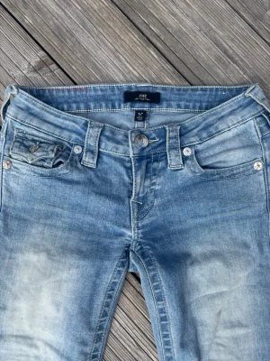 Ljusblå bootcut jeans Joey - Säljer dessa true religion Jeans! Om ni har frågor om mått kontakta mig!💕
