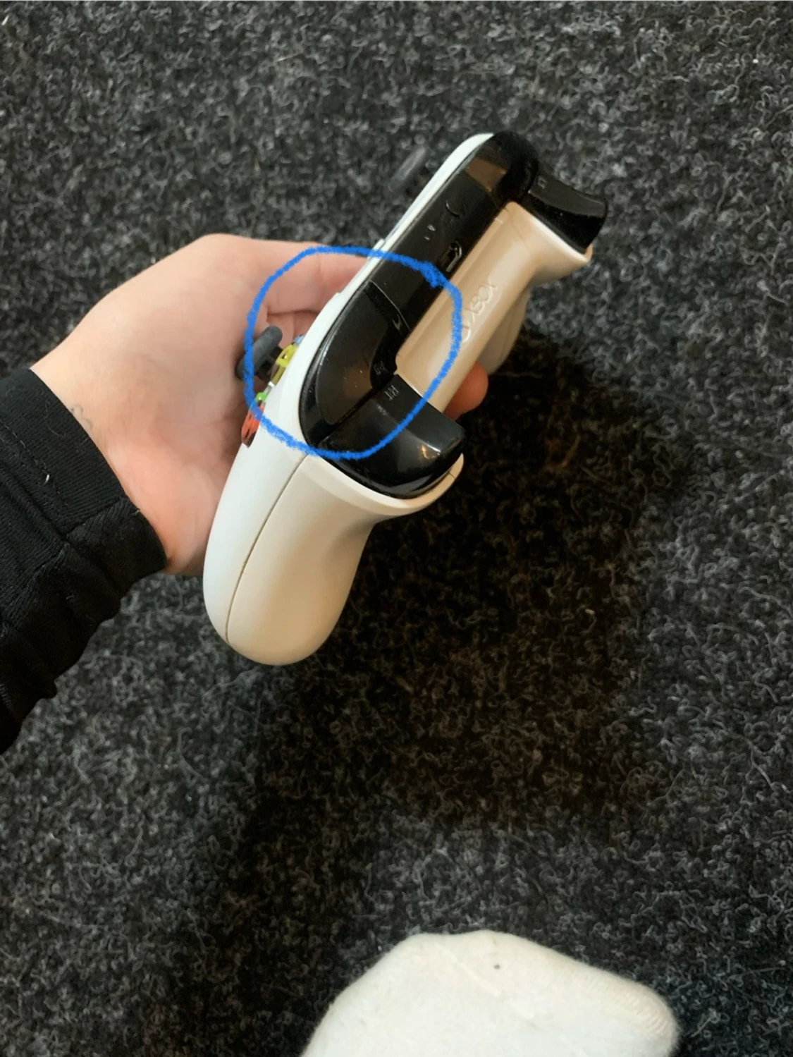 Xbox One S vit spelkonsol med handkontroll - 1