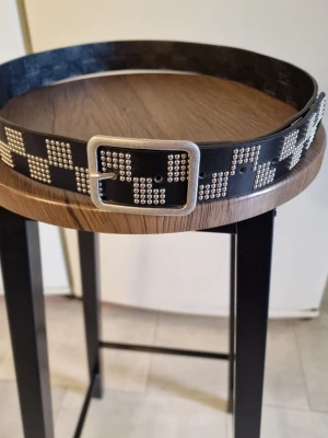 Skärp koreanskt - Skärp koreansk version. PU läder. Trendigt. 110 cm.