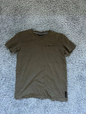 Sail Racing T-shirt - Storlek S, mycket bra skick!