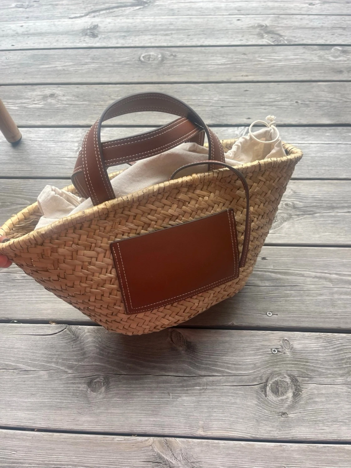 Stråväska med bruna detaljer - 1