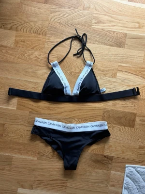 Svart bikini från Calvin Klein - Superfin bikini från Calvin Klein. Storlek xs. Gott, nytt skick. 💖