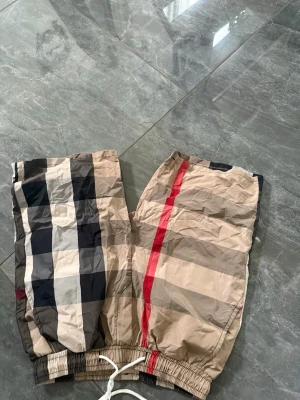 Burberry - Helt nya 