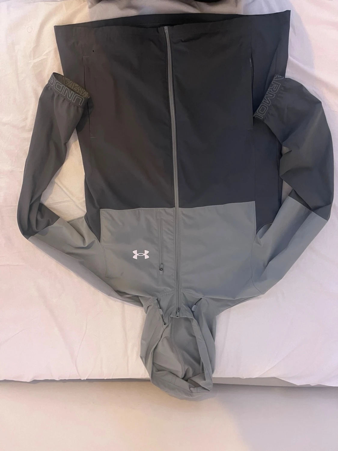 Grå vindjacka från Under Armour - 1