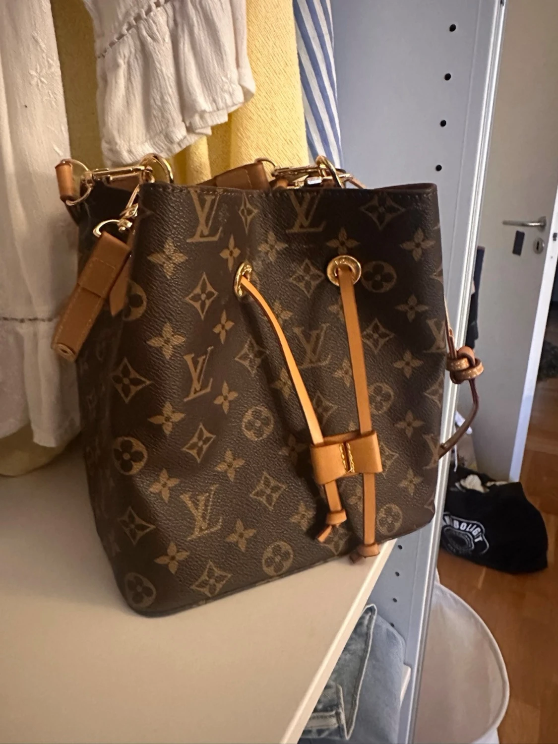 Bucket bag