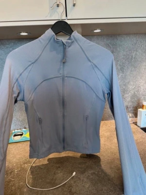 Lululemon define jacket - Sååå fin kofta från lululemon, storlek 4. kan skicka kvitto på pdf om det skulle önskas 🩷