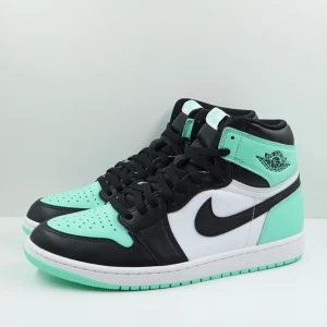 Jordan 1 Retro High OG Green Glow - Höga sneakers från Jordan i färgen Green Glow.