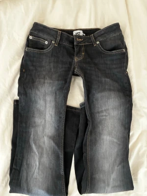 Blaze jeans  -  lågmidjade jeans från lager 157 i modellen blaze. Endast provade 🌟