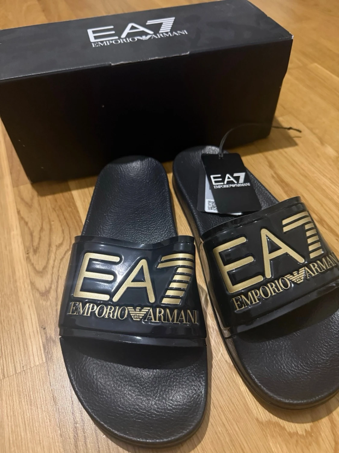 Svarta EA7 Emporio Armani tofflor
