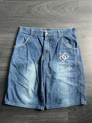 DC jorts - Snygga dc jorts med brodering 🔥🔥🔥