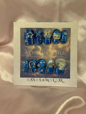 HK Blue (M);Short Square