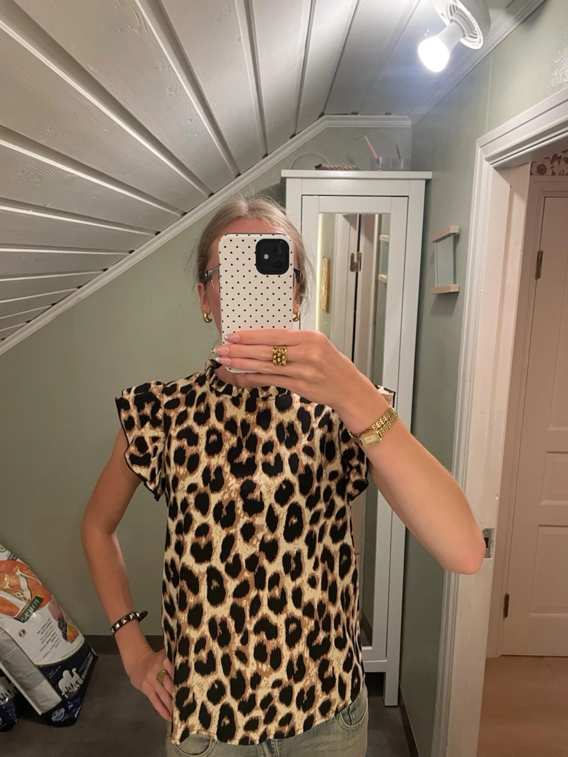 Leopardmönstrad blus med volangärm - 1