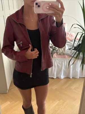 Skinn jacka  - Så så så snygg skinn jacka❣️