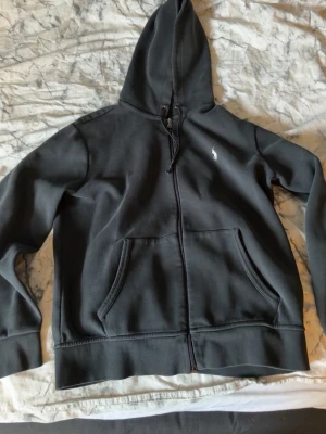 Ralph Lauren zip tröja - Storlek M. Använd lite