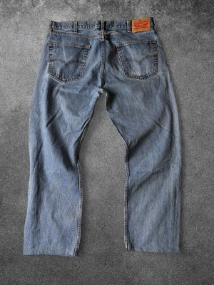 Levis 505 - Levi's 505 Jeans | Storlek 38/32 | Mått: midja 48 cm, längd 102 cm | Skick: OK | Skickas snabbt, kan gå ner i pris vid snabb affär  Mvh ActiveResell | REF: LEV-022 