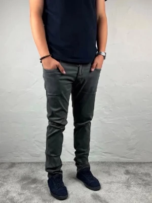 Replay jeans  - Ett par riktigt snygga jeans från Replay i storlek W33 L34 i modellen anbbas Hyperflex 