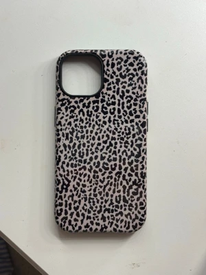 leo mobilskal - aldrig använd! till iphone 15
