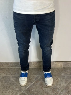 Dondup George Jeans - CONDITION — 9/10 Excellent condition.  Light signs of wear.     SIZE — 31 Model is 170 cm, 67kg  MEASUREMENTS (CM) (Please refer to the last photo for measurement guide)  A — 40 cm  B — 100 cm  C — 16 cm