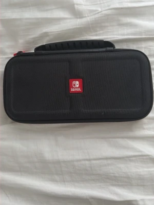 Nitendo switch Case cover  - Säljer min Nitendo Case cover då jag inte behöver den.