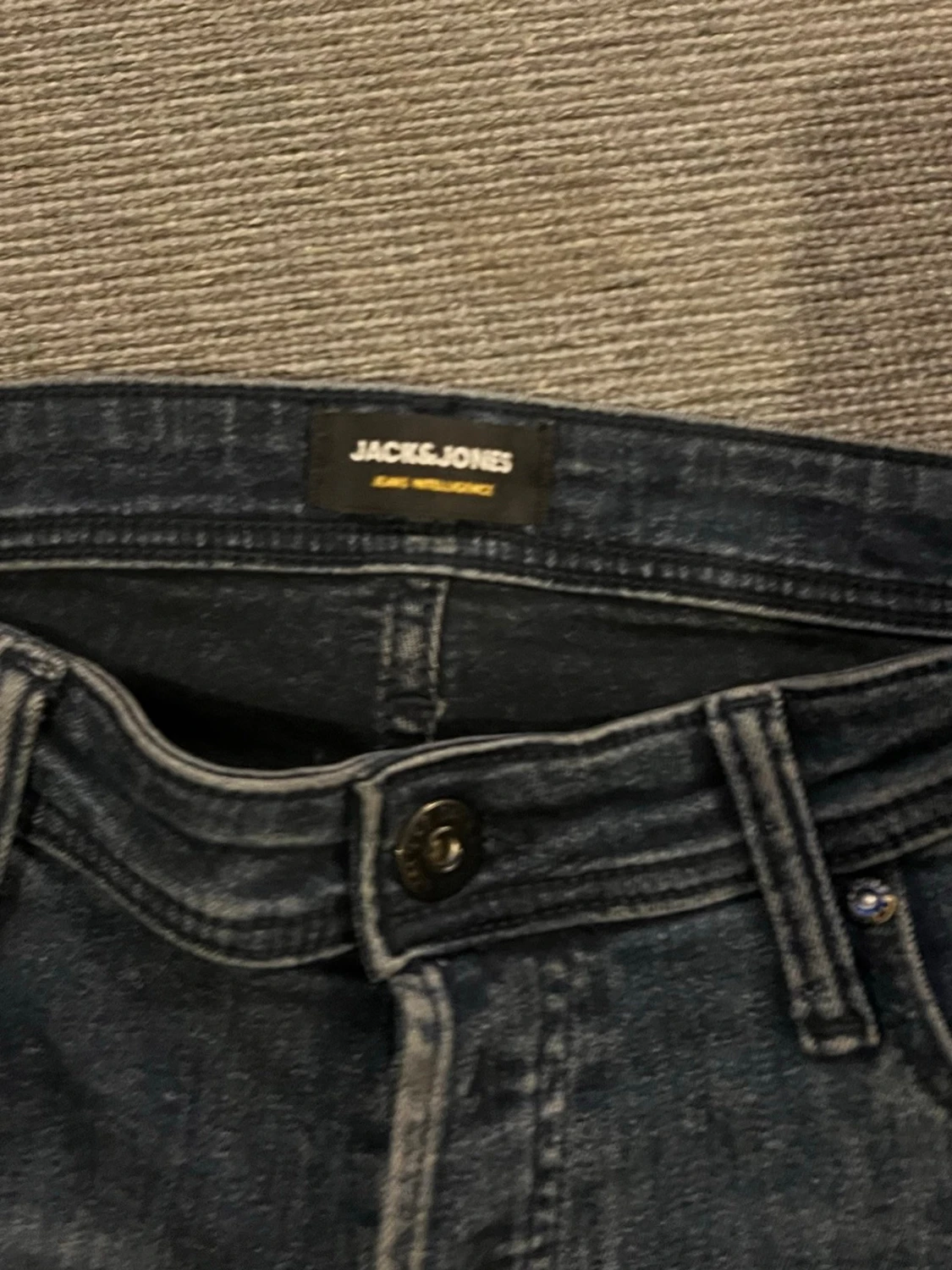Mörkblå Jack and Jones jeans  - 3