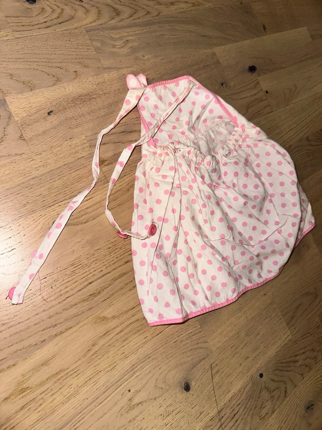 Vit och rosa prickig kort klänning - 1