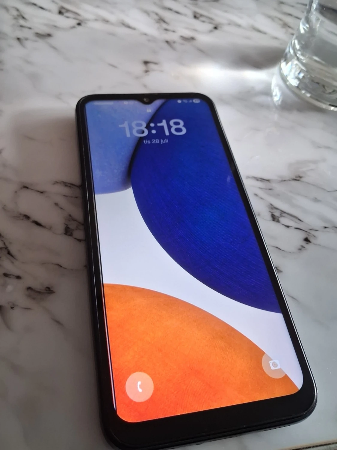 Svart Samsung Galaxy Android-mobil - 2