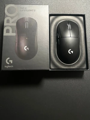 Logitech PRO X Superlight 2 mus - Trådlös gamingmus från Logitech, modell PRO X Superlight 2. Kommer med allt 