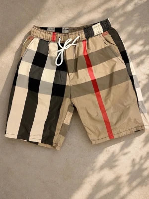 Burrbery shorts - Helt nya