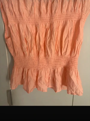 Snygg topp  - Super fin topp säljer för att den inte passar mig 