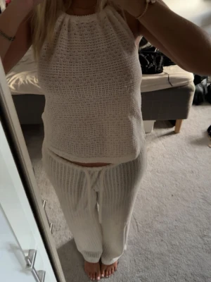 Virkat set - säljer detta sett då jag har liknande, super skönt och snyggt! jag är 170cm!