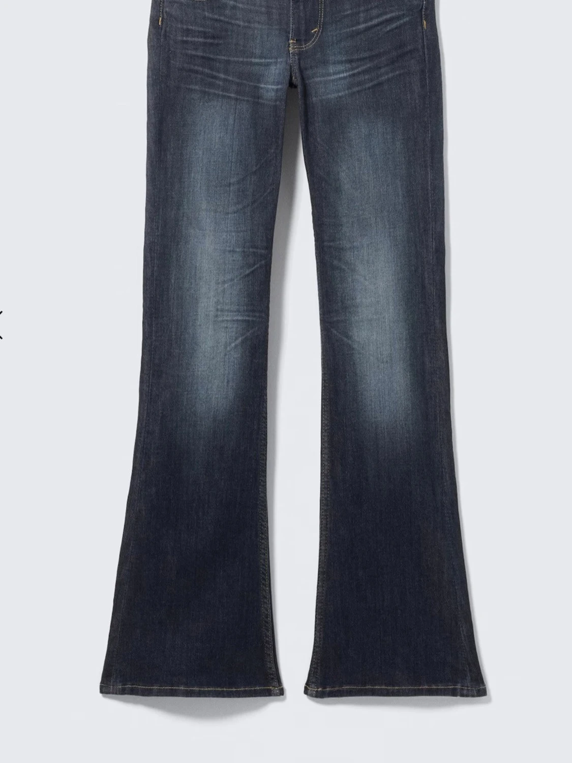 Mörkblå bootcut jeans
