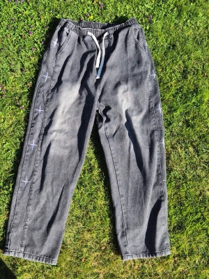 Svarta jeans - Sköna. Sitter bra