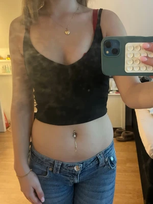 Svart kort u ringad linne - Fint skick från New Yorker , kommer ej till användning längre, skriv vid frågor 💕