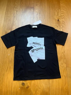 Maison Margiela T-shirt tröja  - Helt ny. Storlek M