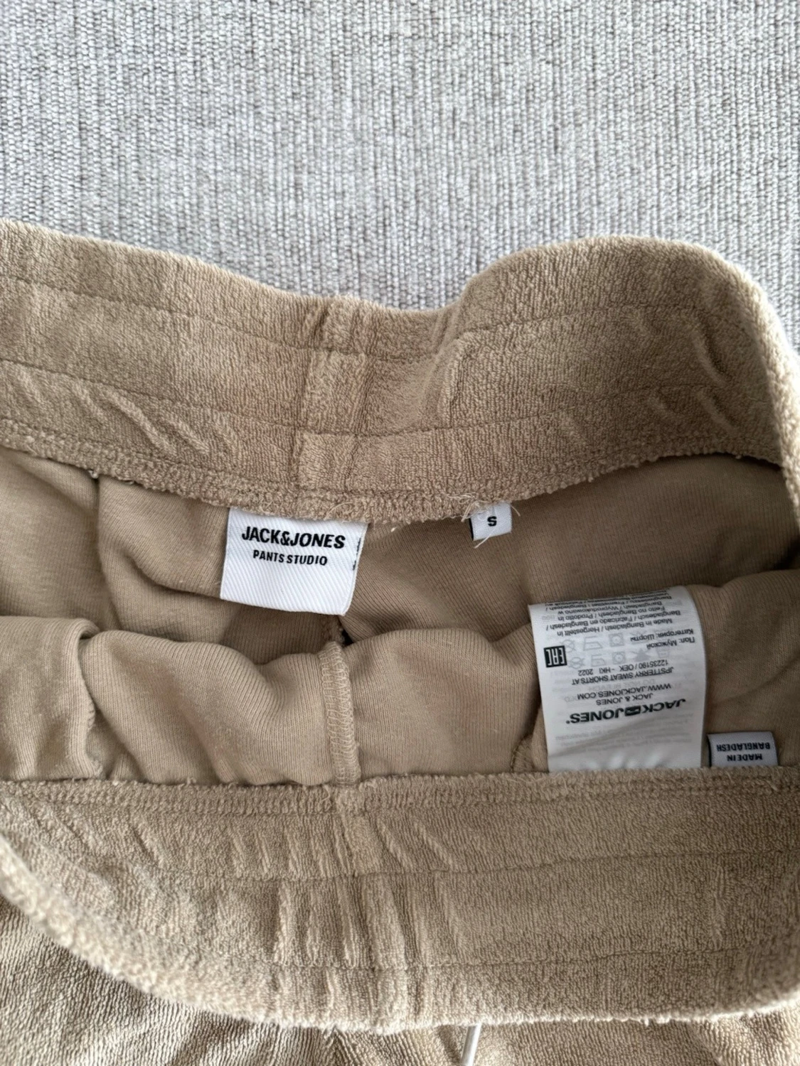 Beige frottéshorts med snörning - 2