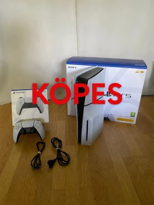 OBS! PS5 KÖPES (läs beskrivningen) - Köper Ps5 hör av er så kan vi kolla vilken modell det är och hur mycket jag kan ge : )