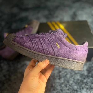adidas superstars X kader - Ett par av adidas superstars X kader 44 bra Skick felfria 