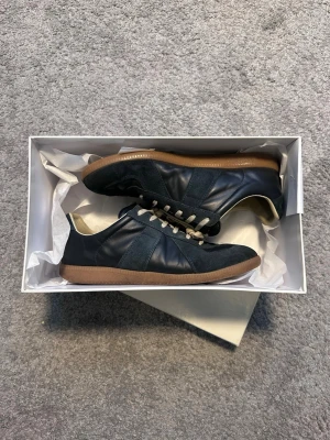 Maison Margiela - Navy blue  - Size: 42.