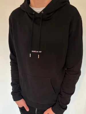 Saint Laurent hoodie - Saint Laurent hoodie | Storlek M | Bra skick | Självklart äkta | Modellen är 185