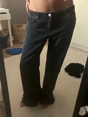 NAKD JEANS - ”Jeans med låg midja” på hemsidan, aldrig använda av mig, jag är 170cm & brukar ha 38/40