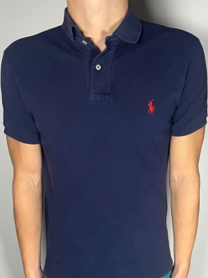 Ralph Lauren Pike - 👕 Plagg: Piké                                                           📏 Storlek: M                                                            🏷️ Märke/Modell: Ralph Lauren slim Fit                                   ✨ Skick: Fint skick                                                        💬 Vid frågor är det bara att skriva!                                                                                          🛍️ Gramenti