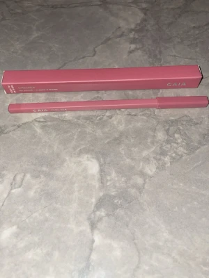CAIA Chelsea läppenna  - Helt ny aldrig använd! Endast testad på hand. Skriv vid funderingar! 💞