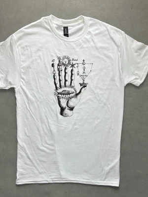 Philosophers hand t shirt  - Filosofens hand , mycket magisk t shirt , aldrig använd 