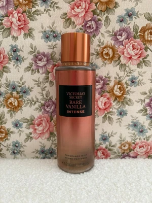 Victoria’s Secret Bare Vanilla Intense - Kolla gärna in alla mina andra annonser 🌸