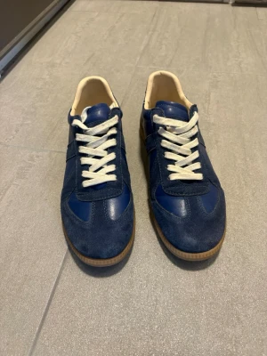 Maison margiela  - Maison margiela skor i storlek 44. Skorna är mycket bra skick. 