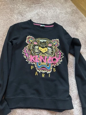 Kenzo tröja - Svart och färgglad kenzo tröja