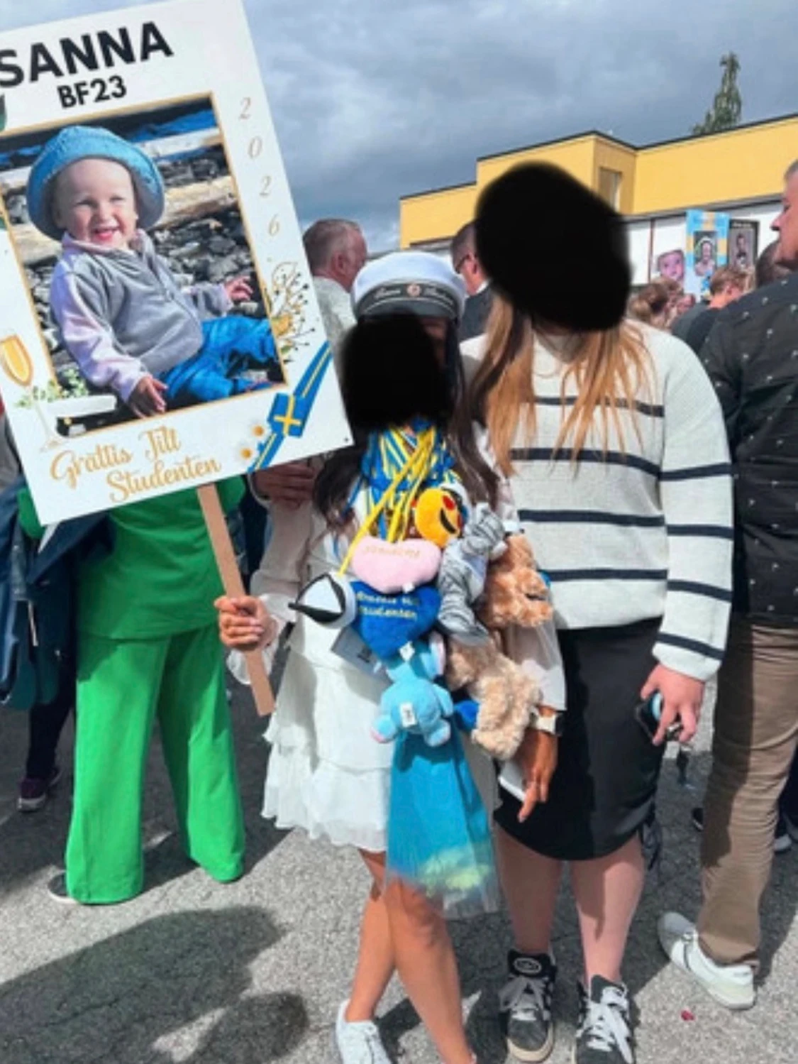 Vit kort studentklänning med volang - 1